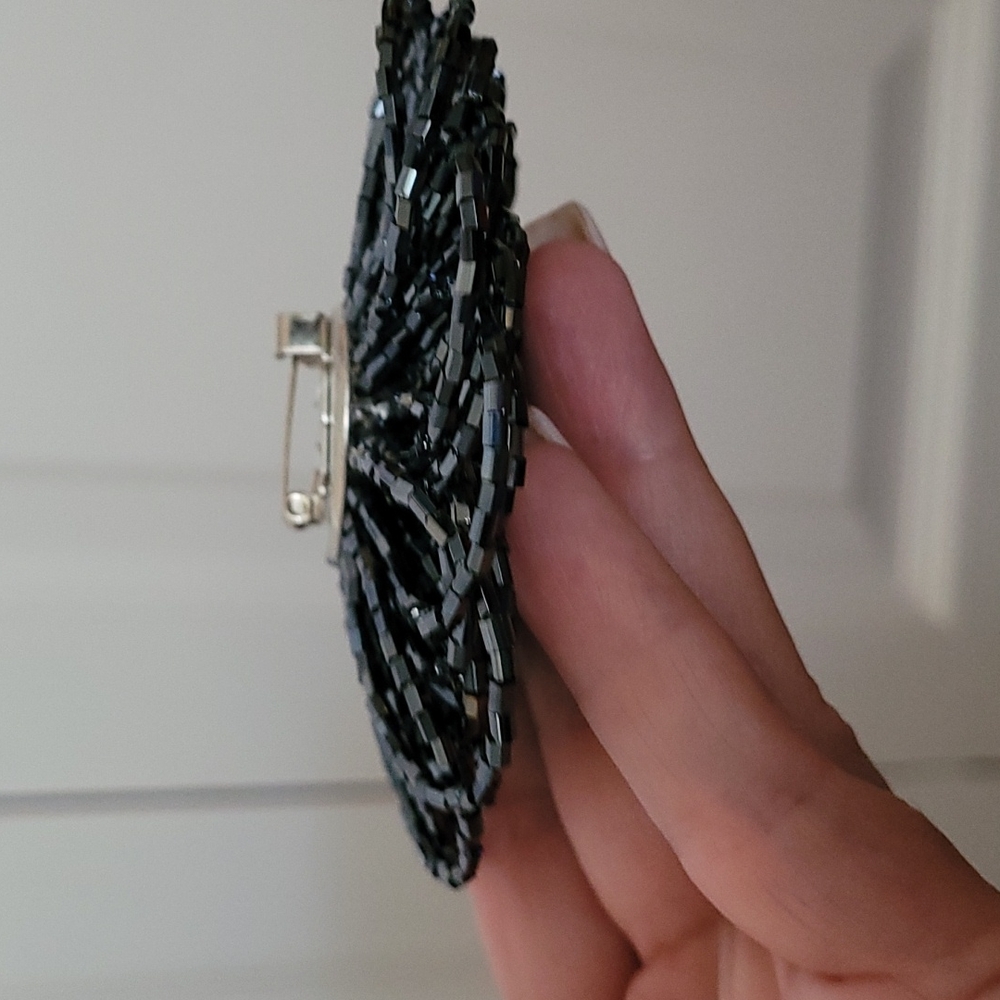 Bugle Bead and Rocaille Brooch - Picture 6 of 6